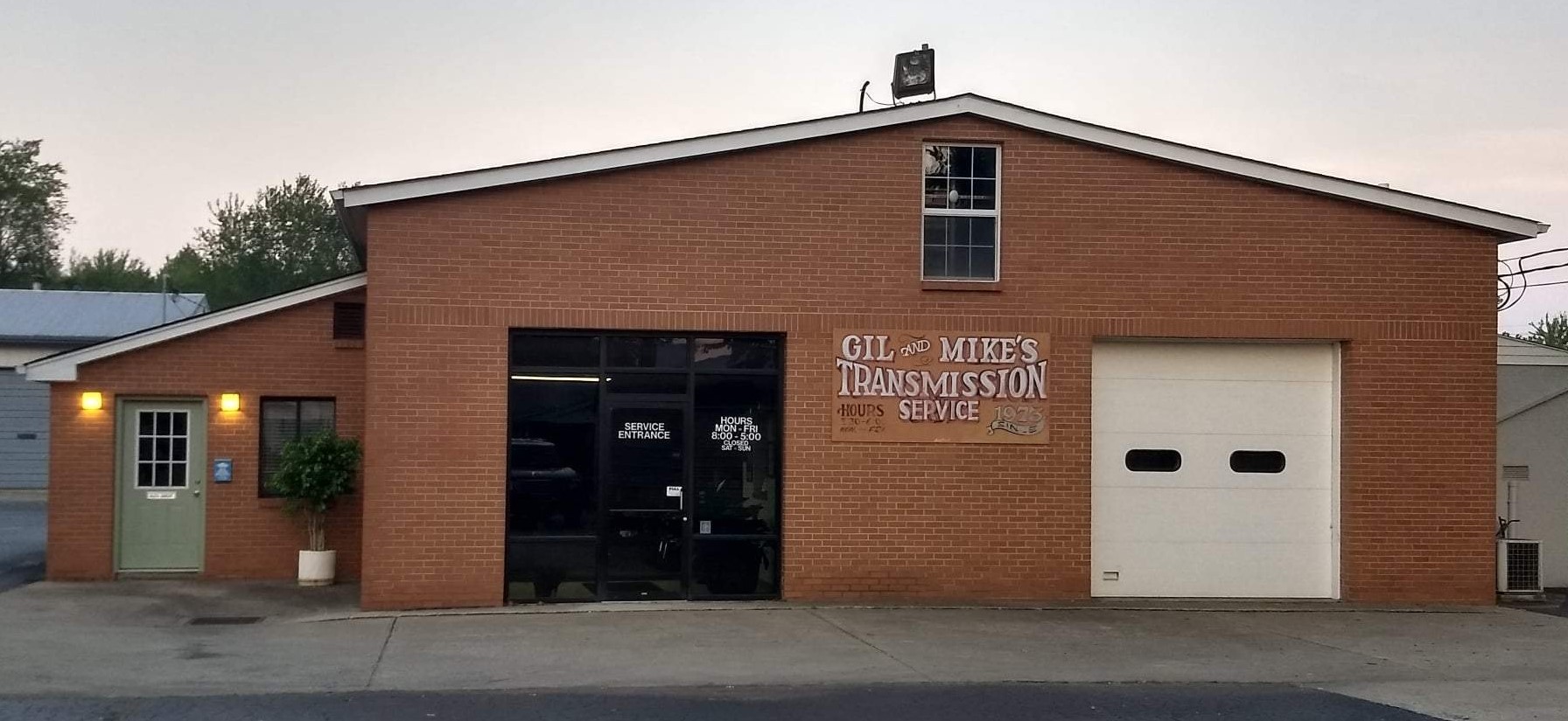 Gil & Mike's Transmission Service shop front